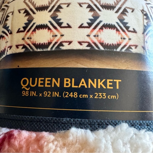 Pendleton White Sands Beige Southwest Aztec Fleece Blanket-QUEEN 98" X 92"-NEW! - Picture 5 of 8